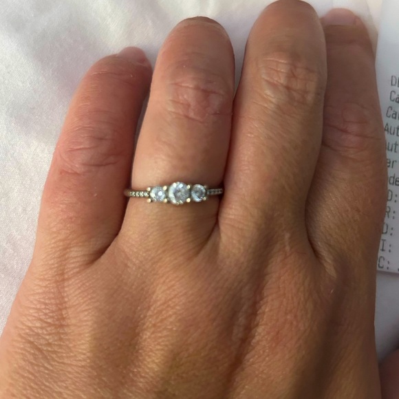 Pandora 3 stone ring - Picture 3 of 6